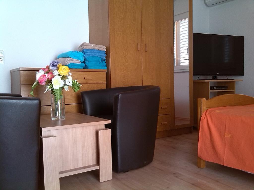 Apartments Batarilo Горни-Карин Номер фото